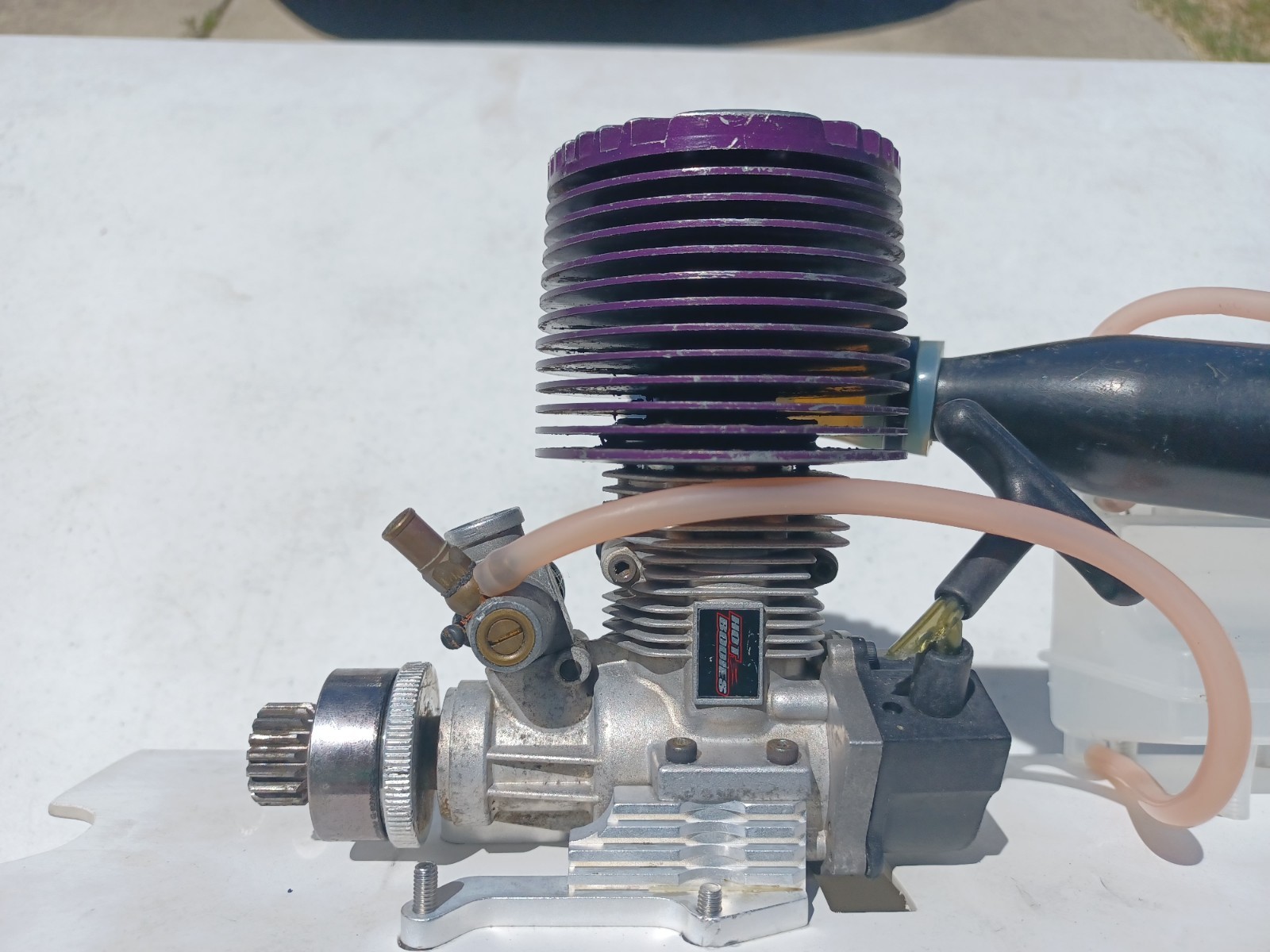 Vintage HOT BODIES Big Block 46 RC 1/8 Nitro Engine/Tank Sav