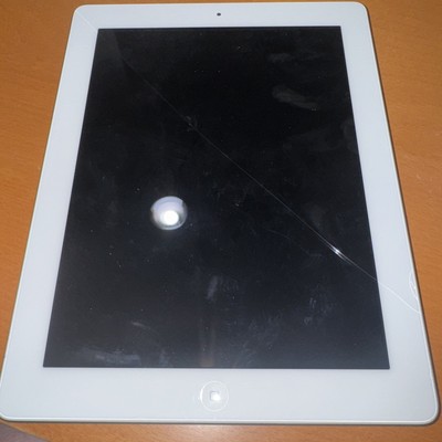 Apple iPad 3rd Generation A1416 9.7 Inch 64GB Touchscreen Tablet untested