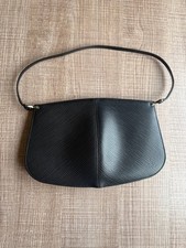 Louis Vuitton 2000 Epi Demi Lune Pochette Shoulder Bag