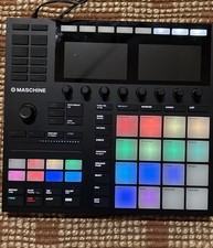 Native Instruments Maschine MK3 w/travel Case. Working.