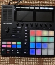Native Instruments Maschine MK3 w/travel Case. Working.
