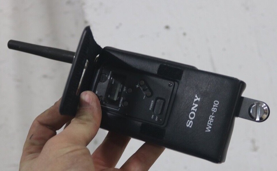 配信機器・PA機器・レコーディング機器 SONY UHF SYNTHESIZED TUNER