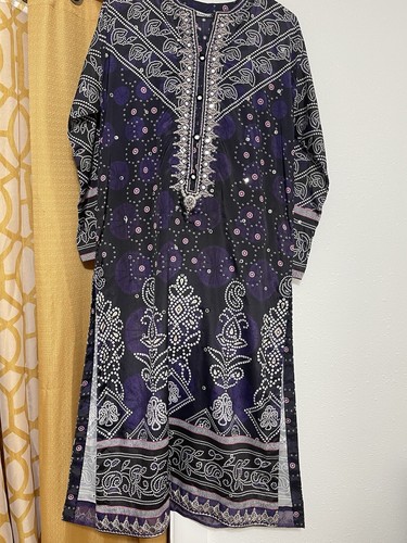 Indian/Pakistani Style Trouser/Capri With Embroidered Mirror Work Long Shirt - Picture 6 of 19