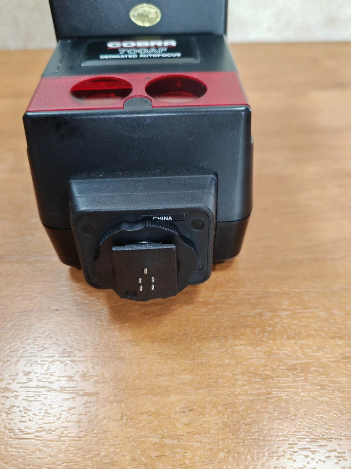 Cobra 700AF Dedicated Bounce/Swivel Head Flash for Canon EOS UNTESTED - Image 3 of 4