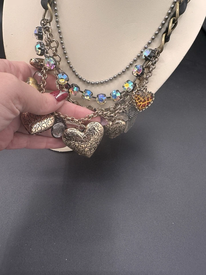 Collar BETSEY JOHNSON Leopardo Lucita Corazón Hinchado Cristal Multi Hilo Dije  Foto 3 de 4