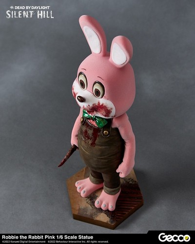 SILENT HILL x Dead by Daylight, Robbie the Rabbit Pink 1/6 Scale (US In-Stock) - Picture 15 of 22