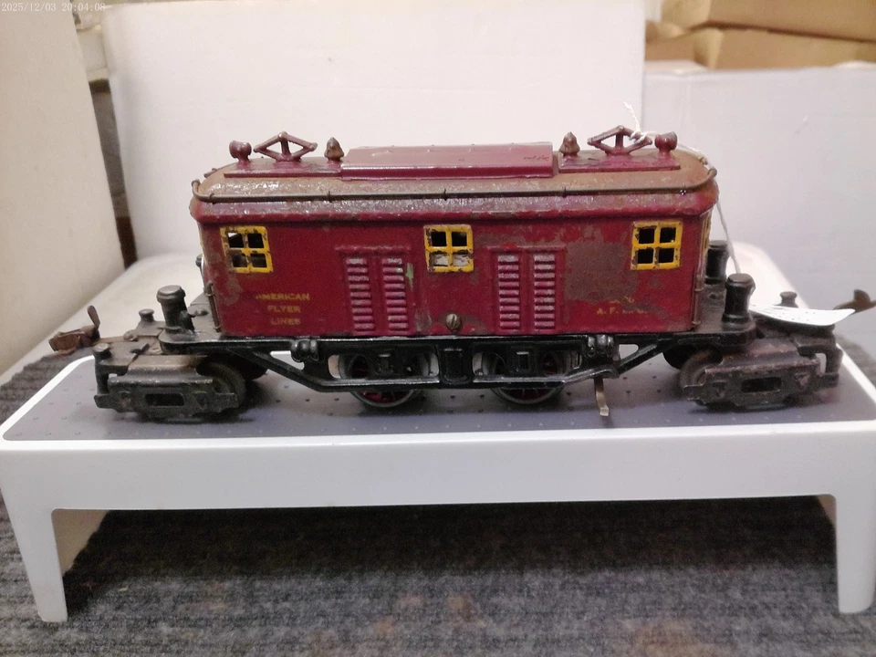 AMERICAN FLYER PREWAR O GAUGE 3020 ELECTRIC MAROON LOCOMOTIVE RUNS GOOD - Image 3 of 4