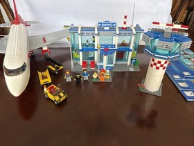 LEGO City Airport 3182 99% Complete W/ Instructions