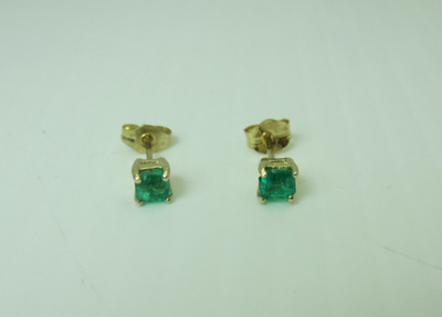 14 Karat Gelbgold Smaragd Ohrstecker 0,44 ct klein