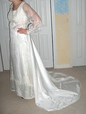CUSTOM WHITE WEDDING GOWN SIZE 6 DETACHABLE TRAIN LACE APPLIQUE PINK RIBBON