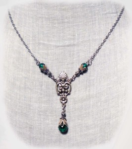 ANTIQUED-SILVER-FILIGREE-EMERALD-GREEN-GLASS-Y-NECKLACE-DECO-EDWARDIAN-VICTORIAN
