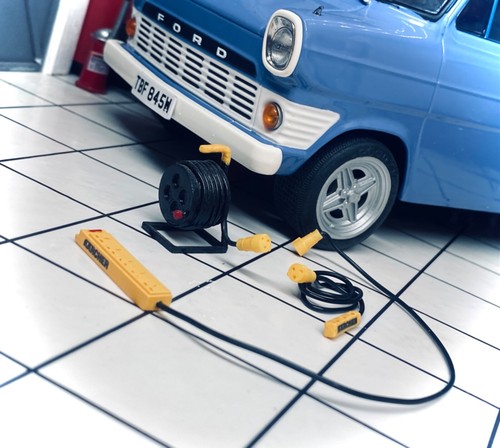Supporto Espositore Per Modellini Auto Scala 1:18 - Singolo, Universale, Per AUTOart Minichamps Norev