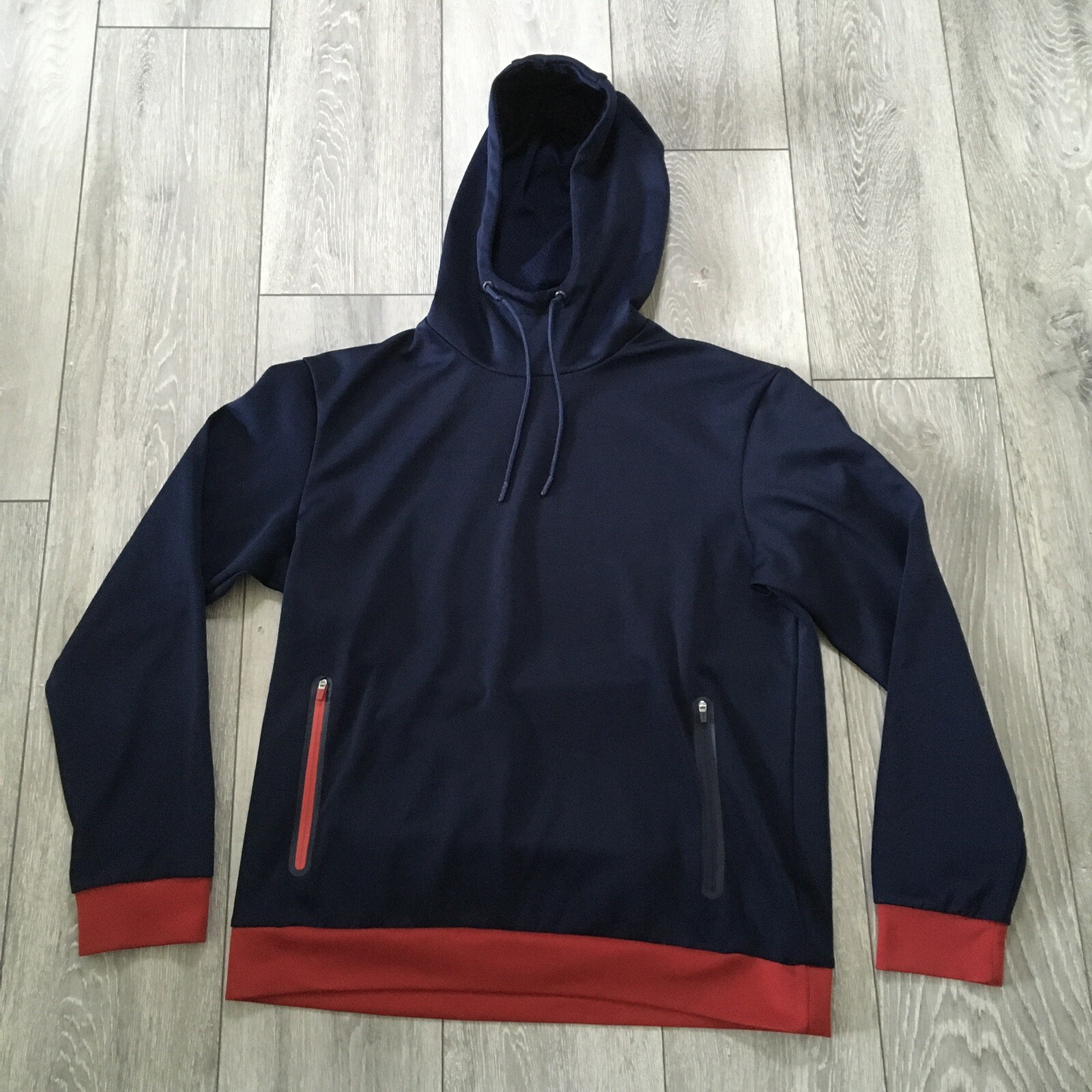 Foto 1 di 8