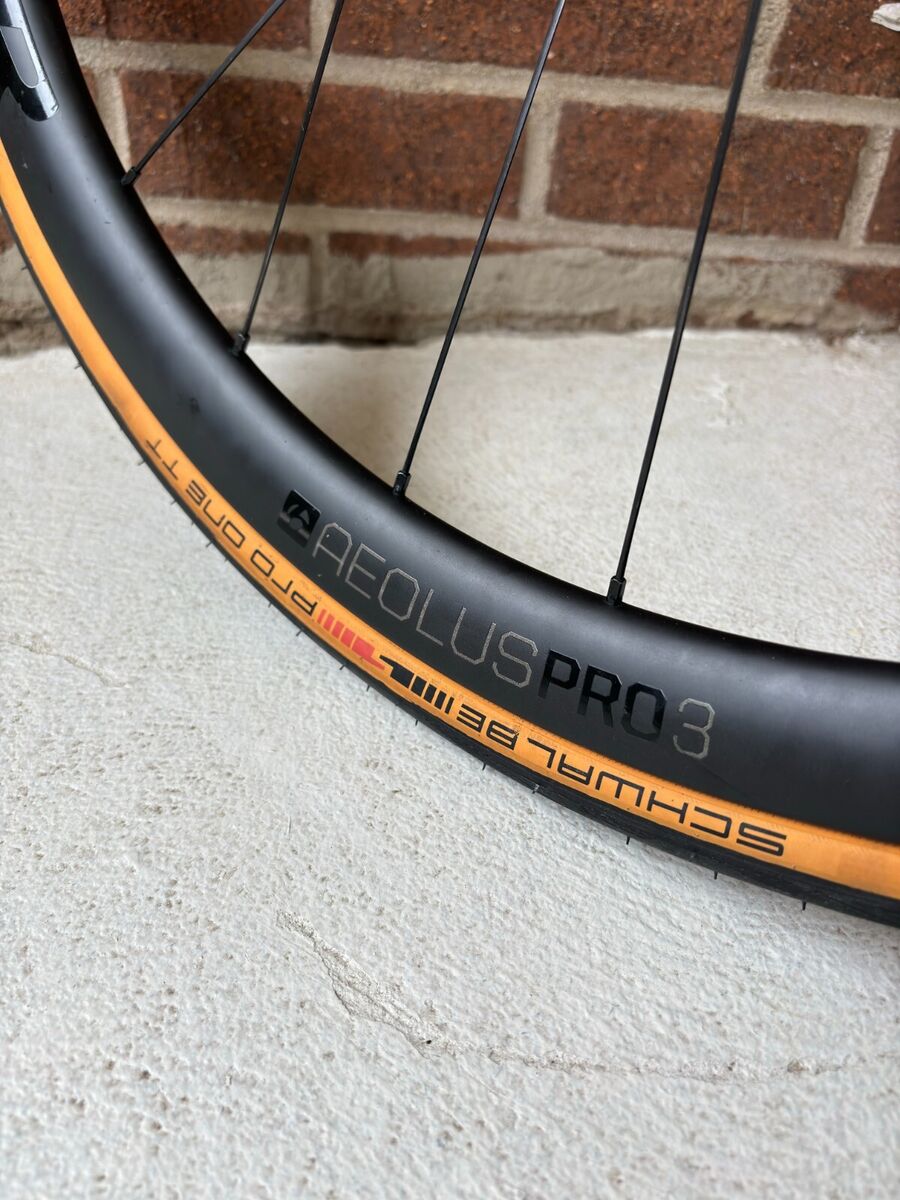 Bontrager Aeolus Pro 3 TLR Carbon Disc Front, Centerlock | eBay Bontrager Aeolus Pro 3 TLR Carbon Disc Front, Centerlock | eBay