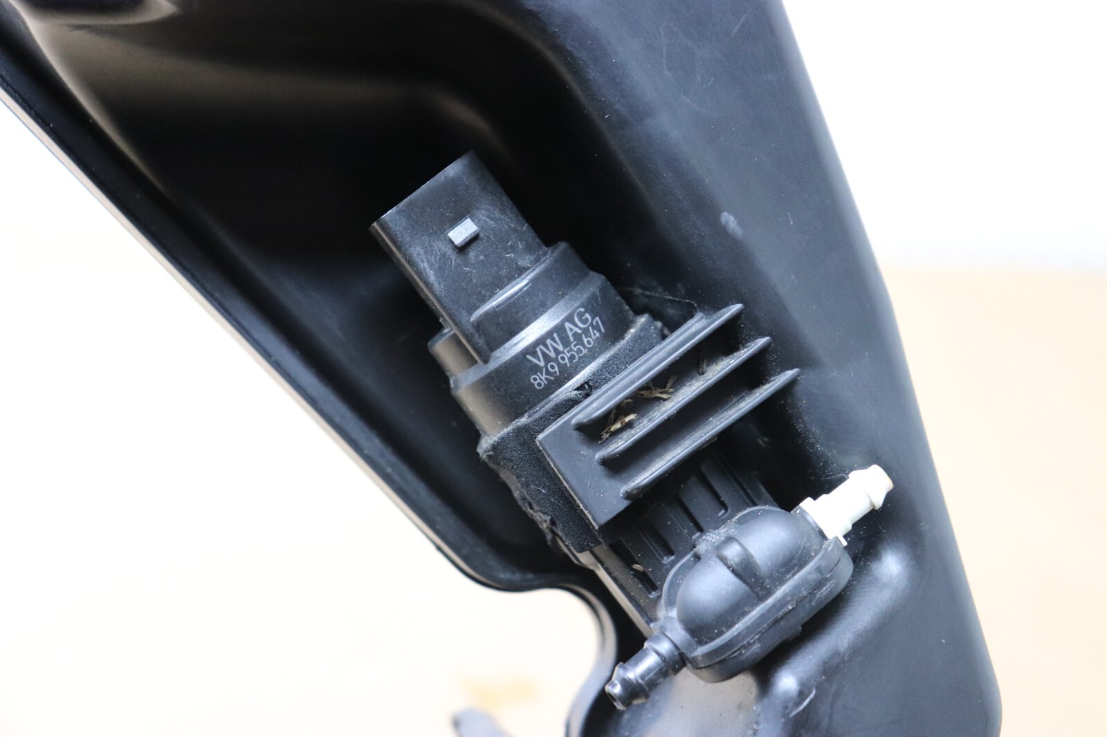 ]1216 2016 AUDI Q5 2.0L WASHER FLUID RESERVOIR WINDSHIELD WASHER TANK