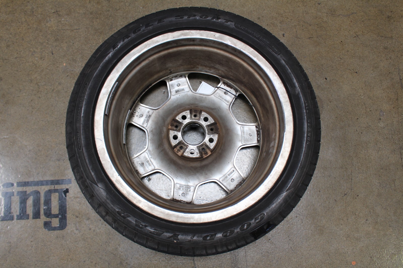 Rolls Royce, Rear Wheel, Curb Rash, 20x9.5, Used, P/N 6773354.9