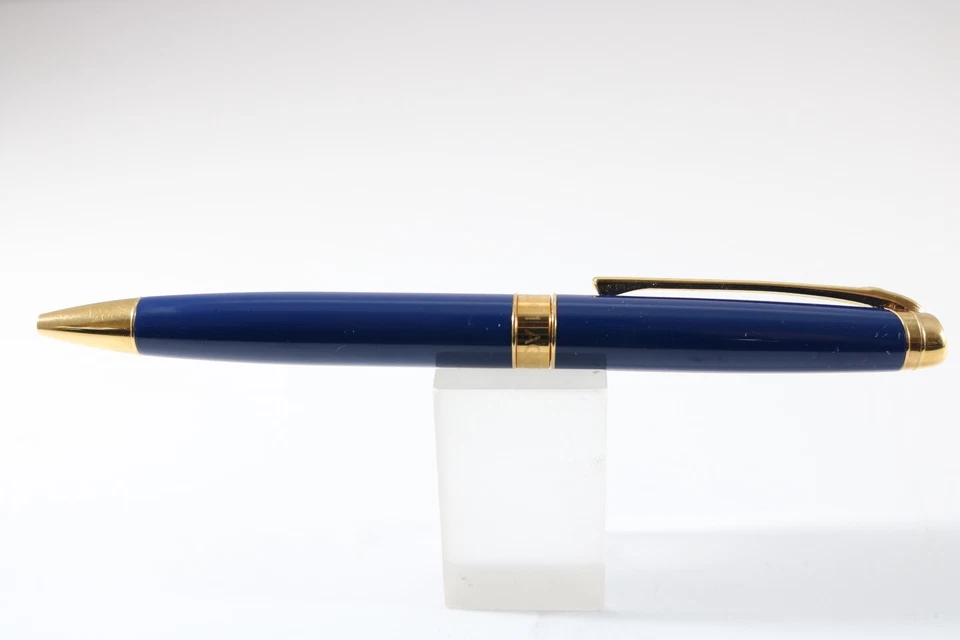 Vintage Caran d'Ache Leman Sapphire Blue Ballpoint Pen, GT (Cased & Refill) - Image 4 of 4