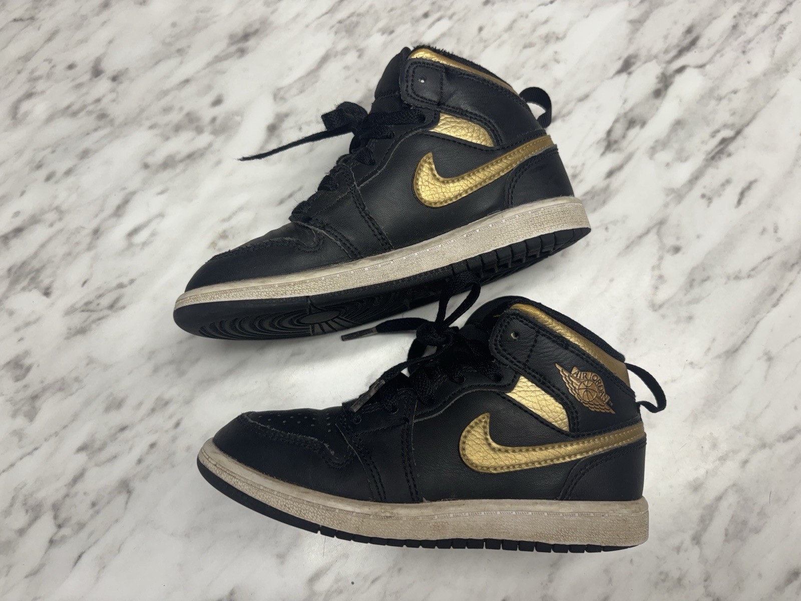 Nike Air Jordan 1 Retro Mid Black Metallic Gold DQ8424-071 Kids Shoes Size 12C