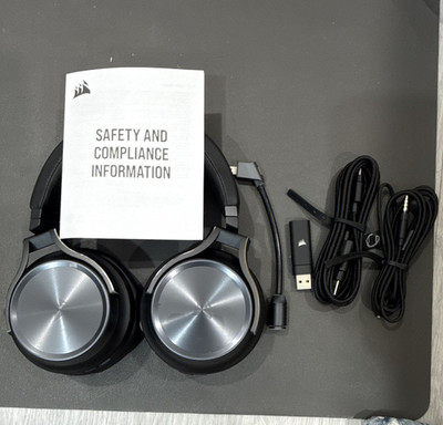 Corsair Virtuoso Over-Ear USB Headphones Black/Silver 3.5mm Cable USB Adapter