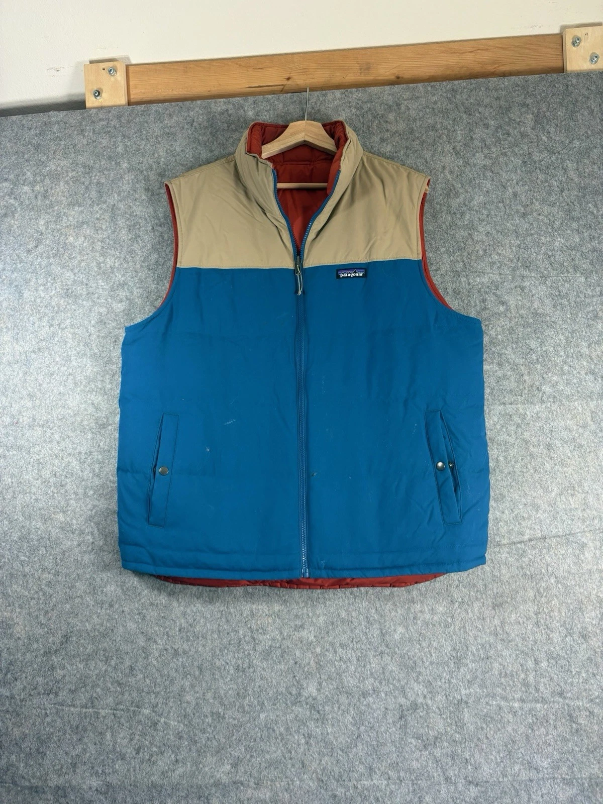 Patagonia Bivy Down Reversible Puffer Vest Mens XL Multicolor
Opens in a new window or tab