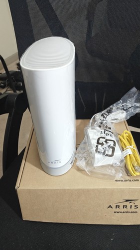 ARRIS TOUCHSTONE TG9452A/NA - 2.4/5ghz AC Cable Modem WiFi Router - White - Picture 5 of 5