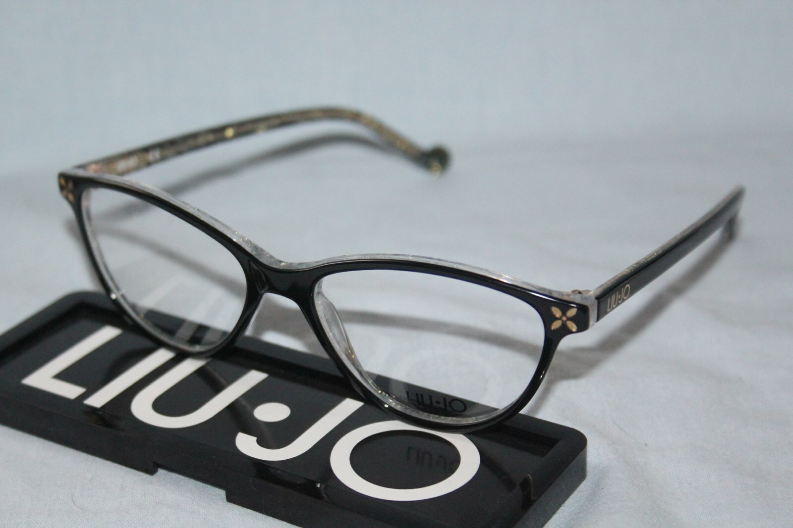 Lunettes Liu Jo LJ2690 monture noire et branches pailletées chic