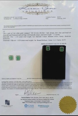 Absolutely Stunning Pair 14ct White Gold Emerald And Diamond Earrings