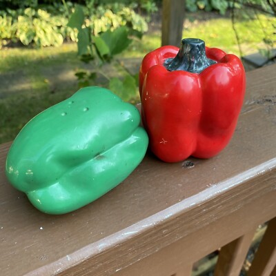 GFF Made In Japan Salt Pepper shaker Set Red Green Bell Peppers