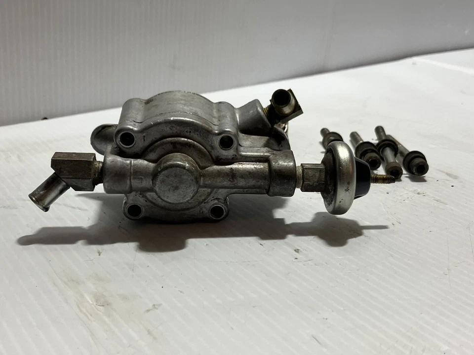 1979 Harley Davidson Sportster 1000 Oil Pump (OEM) Foto 3 de 4