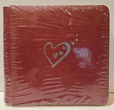 CREATIVE MEMORIES 7X7 Scrapbook  RED  Ltd. Ed. HEART  NEW SEALED w/ 12 PAGES