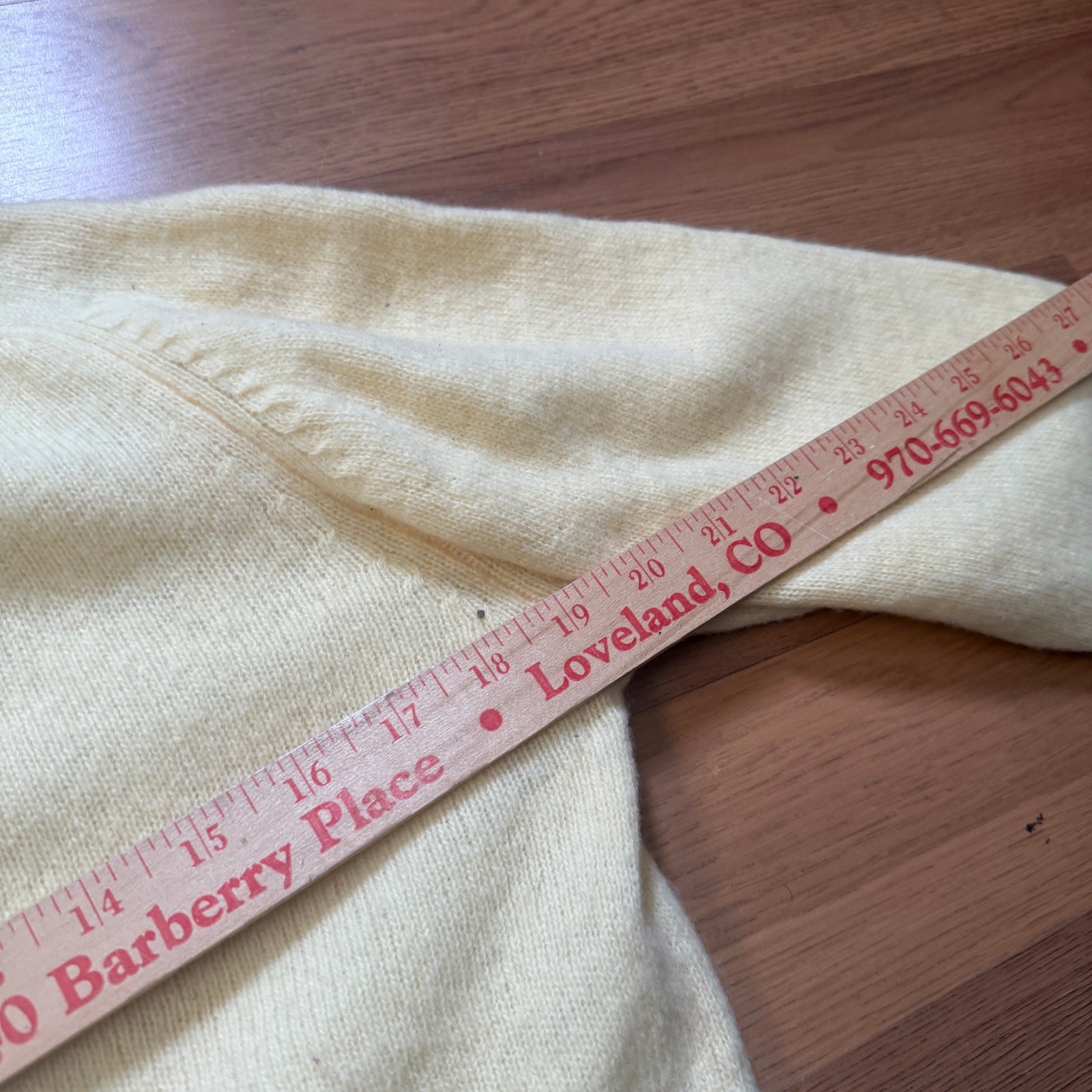 Women's Vintage 80's Lacoste Light Yellow Wool V-Neck Pullover Knit Sweater Sz S thumbnail 8