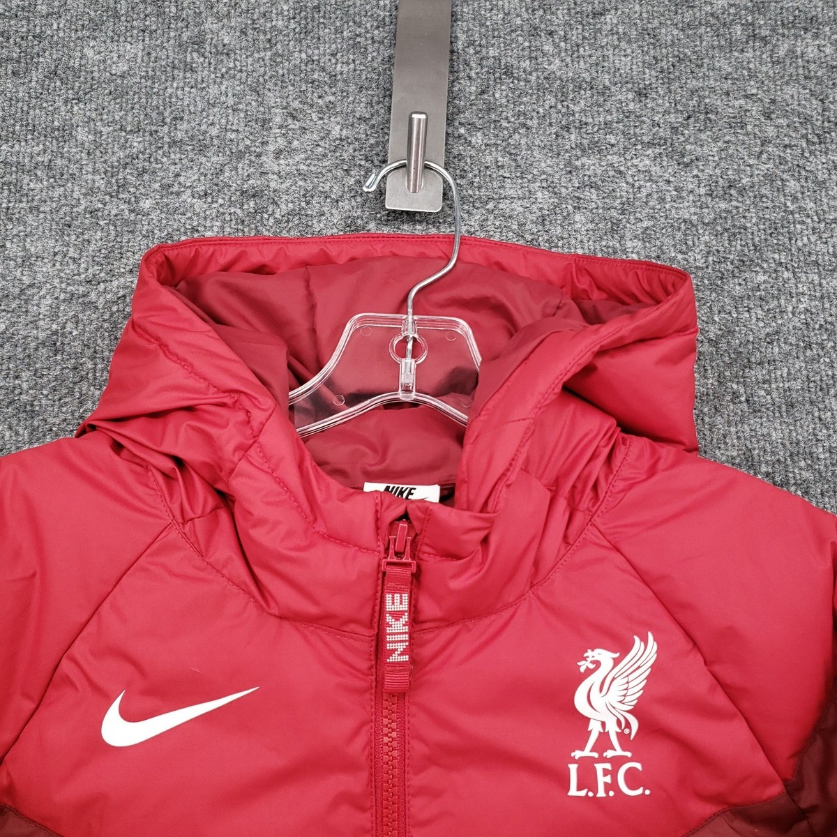 Nike Liverpool FC Jacket Boys XL Youth Red Puffer Swoosh Full Zip