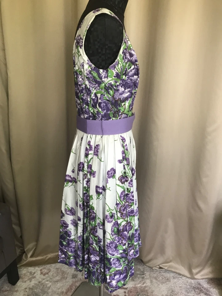 Vestido vintage años 60, Union Label AFL flores violetas cubierto con toque de purpurina Foto 3 de 4