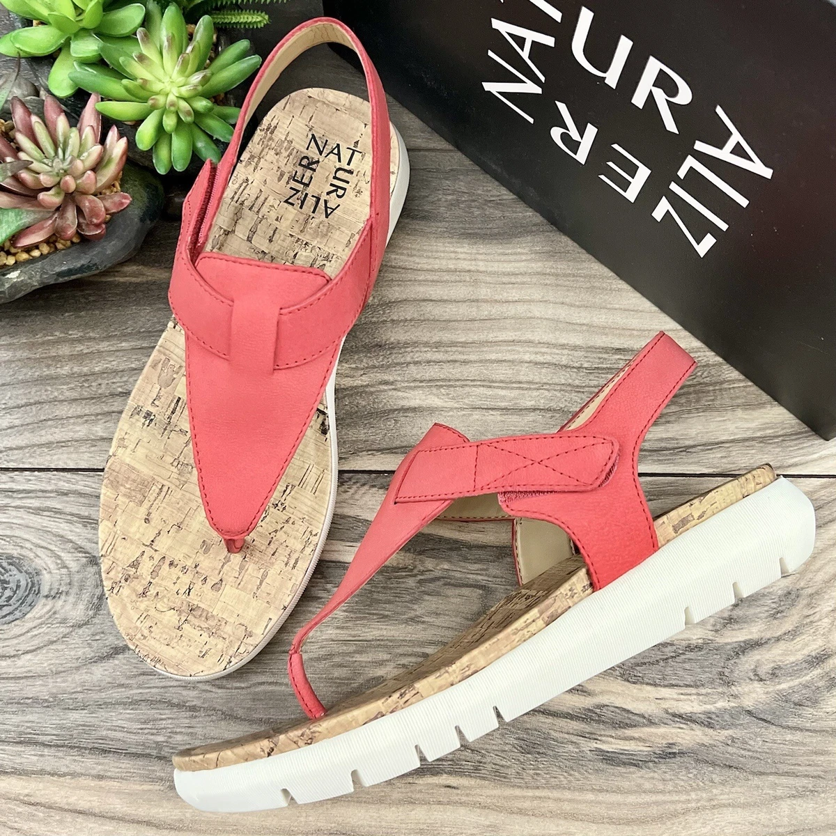NIB Naturalizer Lincoln Leather Comfort Platform Thong Sandal