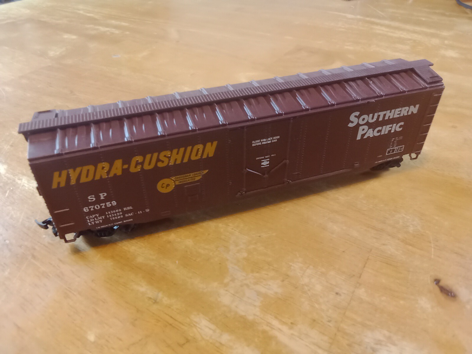 HO Scale Model Train Box Car Southern Pacific Lines SP 670759 Hydra