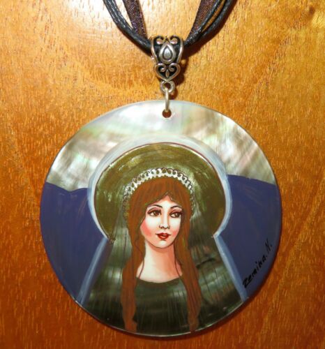 Pendant The Madonna of the Lakes Sir John Lavery SHELL Russian Hand painted GIFT - Afbeelding 1 van 12