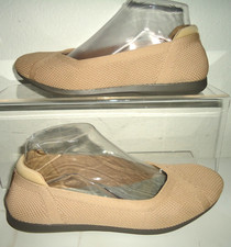 Clarks Women's Cloudsteppers Knit Slip-On Round Toe Size-8M/39