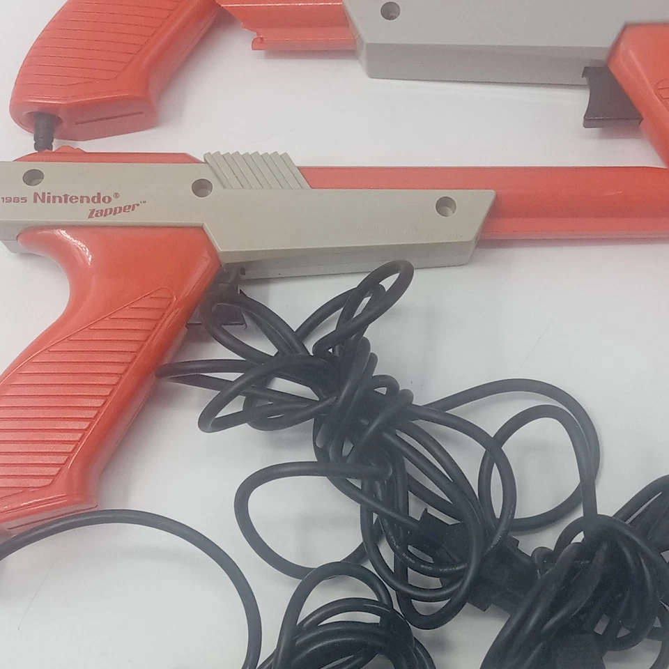 Nintendo NES Light Zapper пистолет лот контроллер Nintendo Zapper лот из 3 см. Dscrpt - Изображение 3 из 4