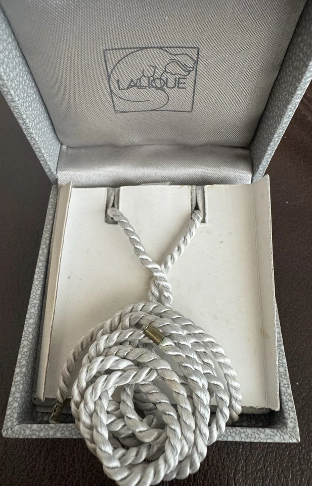 LALIQUE COEUR/HEART OPALESCENT CRYSTAL 925 STERLING SILVER NECKLACE PENDANT-BOX - Image 3 of 4