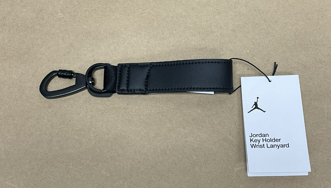 Nike Air Jordan Trophy Key Holder Keychain Wrist Black/White Nike Air Jordan Trophy Key Holder Keychain Wrist Black/White