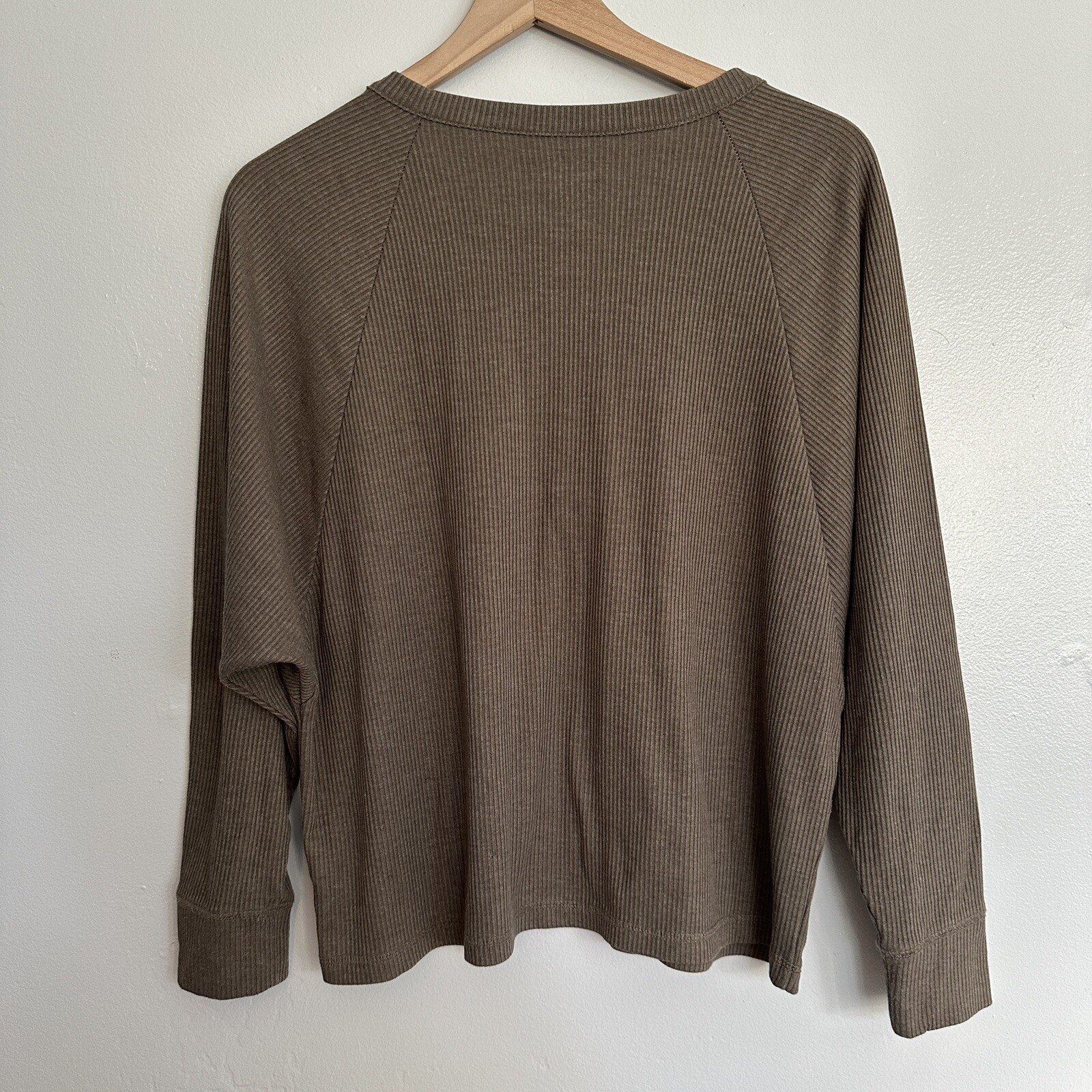 Anthropologie Chaser Olive Green Henrietta Henley Rib… Gem