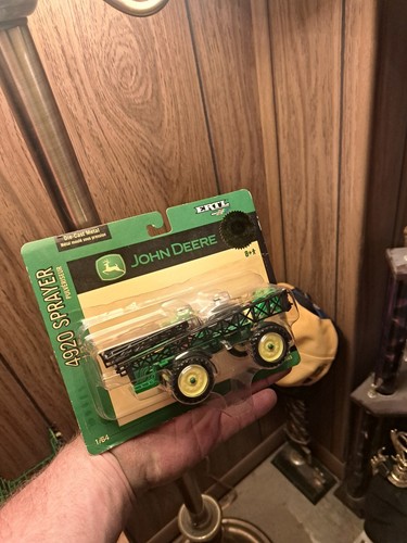 John Deere 4920 Sprayer 1:64 2005 DES MOINES WORKS Special Edition NIP - Picture 9 of 9