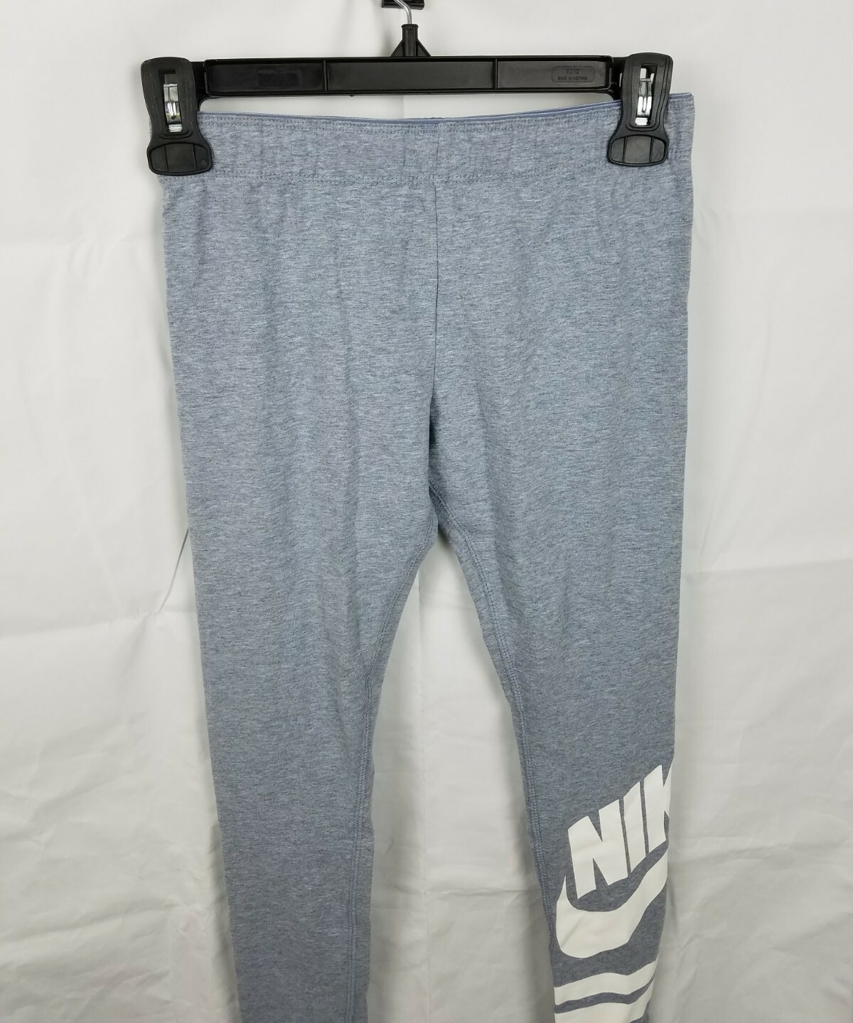 NWT Grey Sportswear M $35 eBay 939447-446 NSW Nike Leggings | Active Graphic Girls