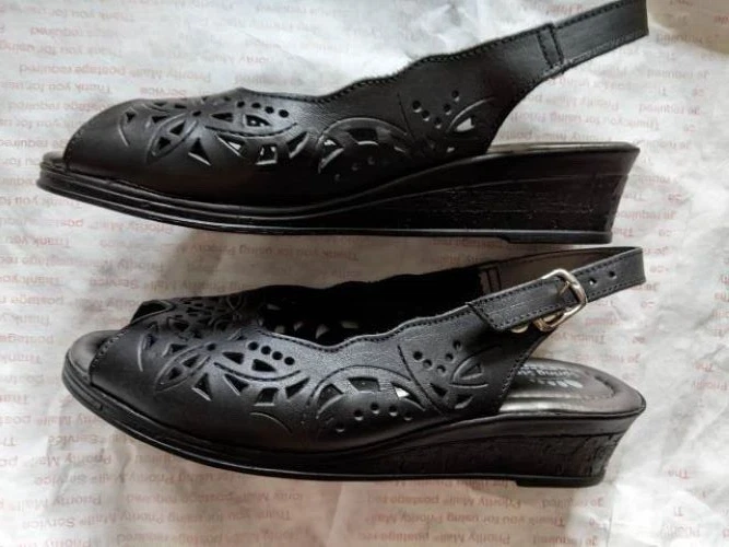 Spring Step ORELLA Sandal Black Leather Slingback Platform Wedge size 8 1/2 (39) - Image 4 of 4