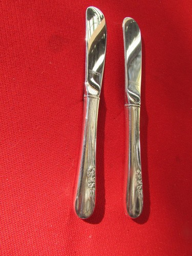 Blossom Time Pattern 2 Individual Butter Knives International Sterling Silver - Picture 2 of 10