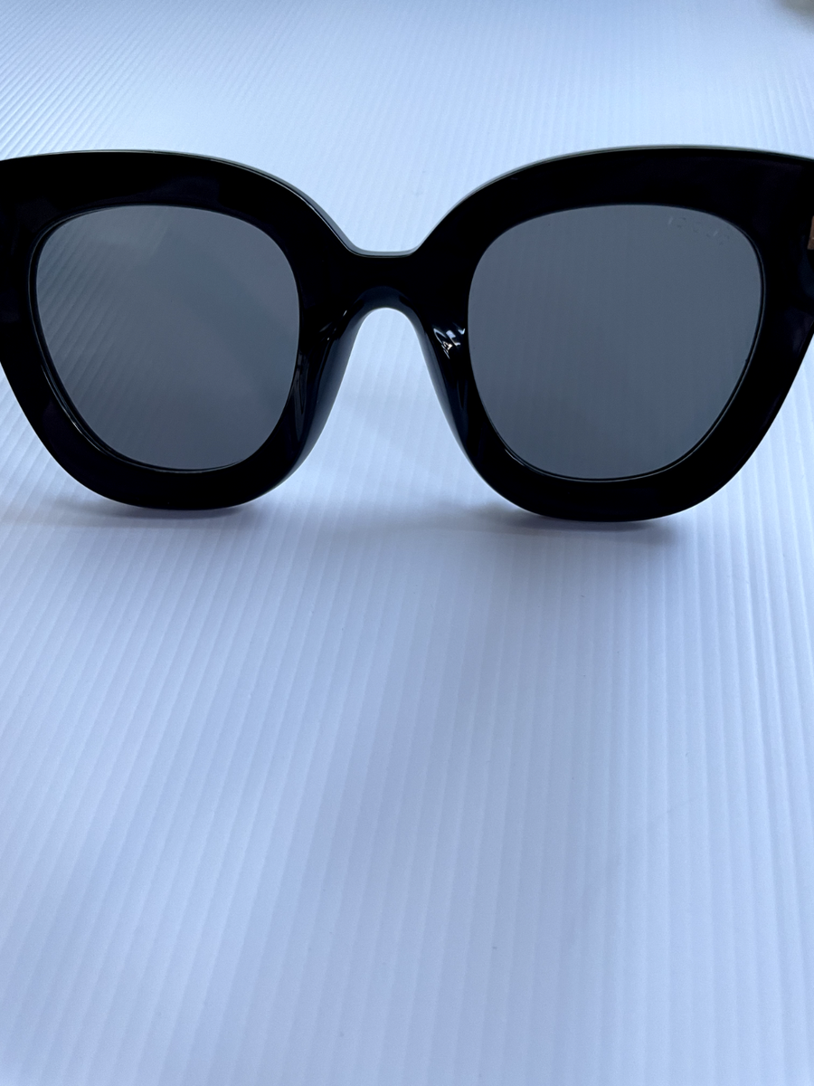 Gucci Eyewear Star Embellished Sunglasses - GG0116S 002, New-Other