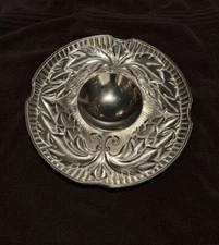 Vintage Wilton Armetale Chip and Dip Server Acanthus