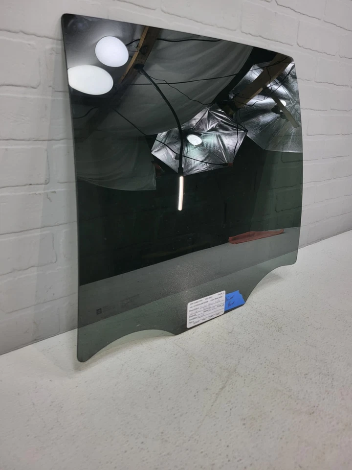 2004-2009 Cadillac SRX Rear Driver Left Door Window Glass OEM Black — 第 3/4 张图片