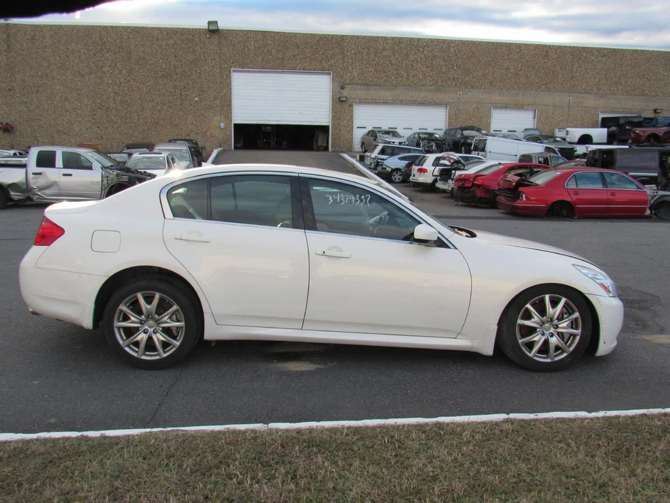 Brazo limpiaparabrisas derecho Infiniti G37 2008 a 2012 Foto 2 de 4