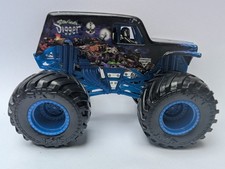 Monster Jam Hot Wheels Son UVA Digger Die Cast Truck 1:64 Blue BKT Rims Blue 